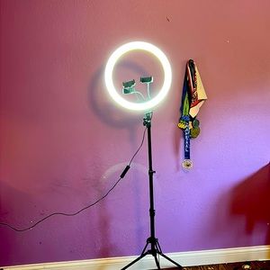 it has 3 different colors I’ve had it for a long time but never really used it